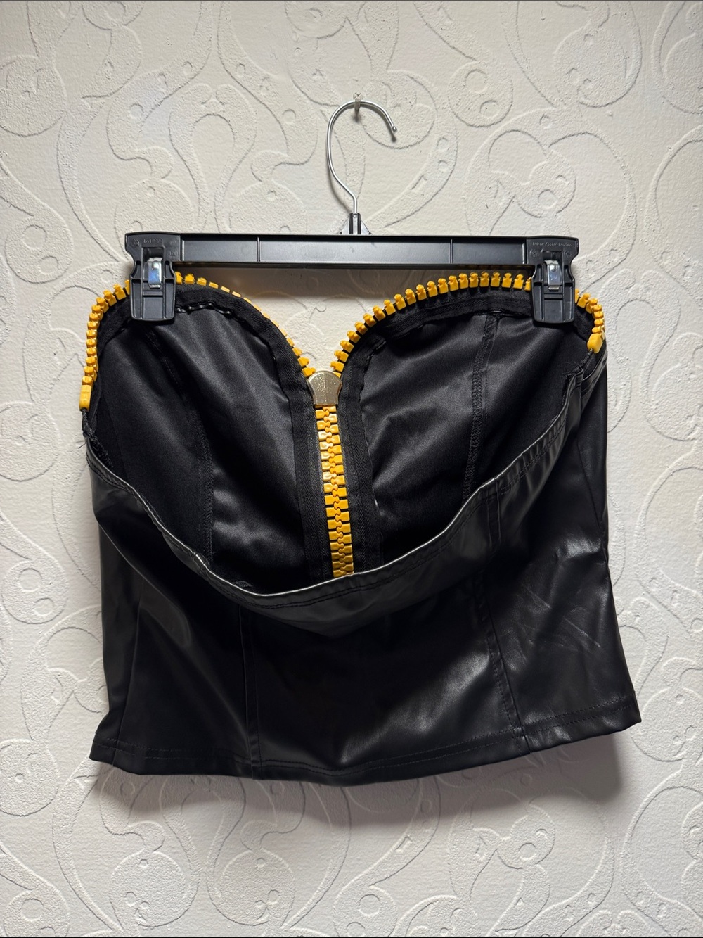 SHEIN Black Faux Leather Mini bustier with Gold Zipper - Picture 5 of 6